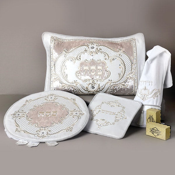 Pesach Set 574 {Holiday-Pesach-Matzah Tash & Pesach Set} Manchester Judaica